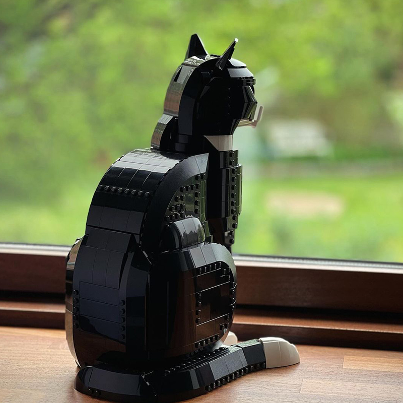 LEGO Ideas cat, Damian Andres from Belgium, Miro, Siamese, Tuxedo cat, Chris McVeigh, Nathan Davis, plastic bricks, toy cat, 2