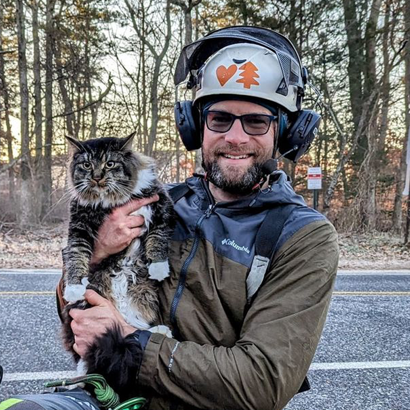 Steven Murrow, Tesla Tree Service, rescuing cats from trees, tree climber, Arborist, Southern New Jersey, Philadelphia, saving cats from treetops, cat stuck in a tree, Drew Barrymore, Church the cat 2